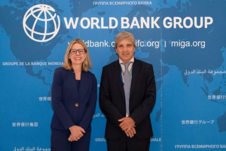 <p>Luis Caputo es elegido como "ministro del año" por LatinFinance: autoridad logra crédito del Banco Mundial por US$ 2.000 millones</p>