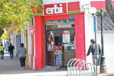 <p>Remezón en el negocio de los supermercados en Chile: gigante peruano Intercorp toma el control de cadena Erbi</p>