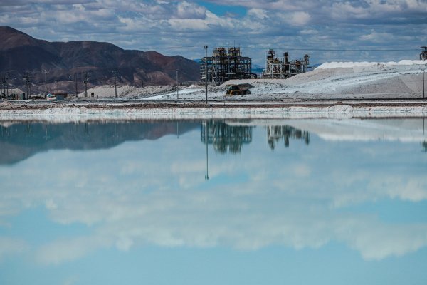 <p>Etapa clave del conflicto de Tianqi contra la CMF ya tiene fecha: Corte fijó día para alegatos orales</p>