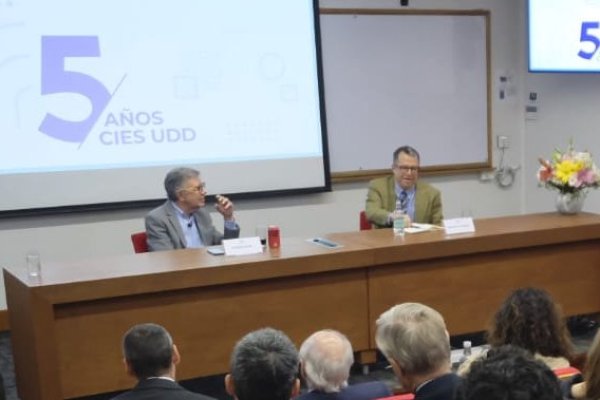 Una ley ómnibus como la de Milei: la inusual propuesta de Joaquín Lavín para el próximo Gobierno