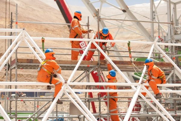 La minería impulsa a SalfaCorp: acción destaca en rentabilidad y busca consolidarse en el IPSA