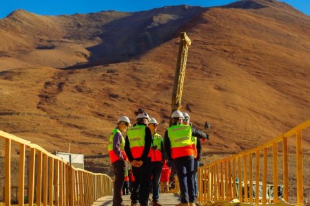 <p>Río Tinto apuesta al proyecto minero Los Azules: su filial Nuton invirtió US$ 35 millones en el yacimiento argentino</p>