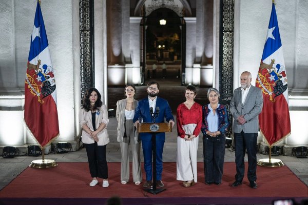 La Moneda convoca al oficialismo a cumbre en Cerro Castillo: en agenda los resultados de las elecciones y el cambio de gabinete