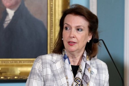 <p>Javier Milei remueve a la canciller Diana Mondino y designa Gerardo Werthein en su reemplazo</p>