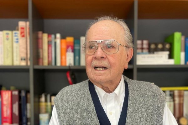 <p>Juan Aldea, dueño de Feria Chilena del Libro y cierre de emblemático local en El Golf: “Fue un golpe duro”</p>