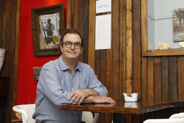 <p>El peso de la familia: Juan Diego Santa Cruz entra a la cocina</p>