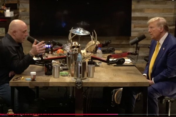 El poder de Joe Rogan, el podcaster que dio el empujón final al triunfo de Trump