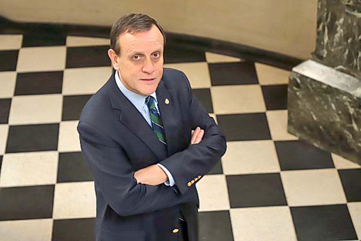 <p>Cómo avanza la búsqueda del nuevo rector en la UC, mientras Ignacio Sánchez descarta actividades de despedida</p>