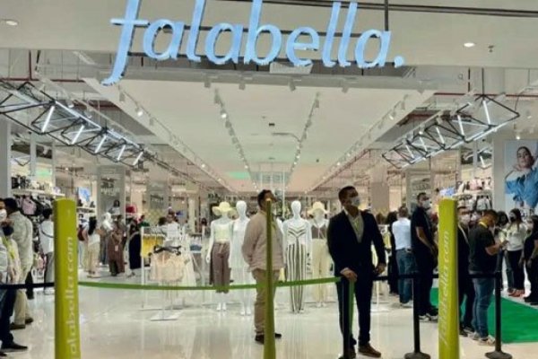 Fitch revisa perspectiva de Falabella de 