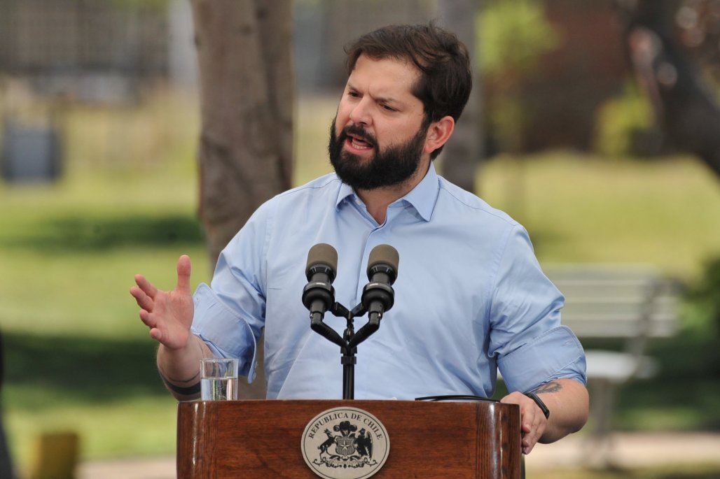 Boric busca alianza entre sectores tras críticas empresariales