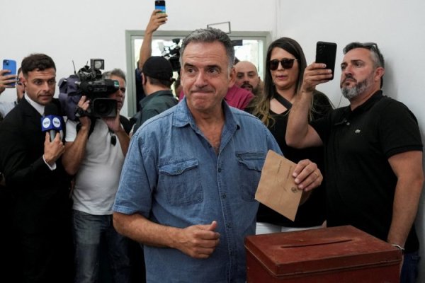 <p>Uruguay: izquierdista Yamandú Orsi gana elecciones y rival Álvaro Delgado reconoce derrota</p>