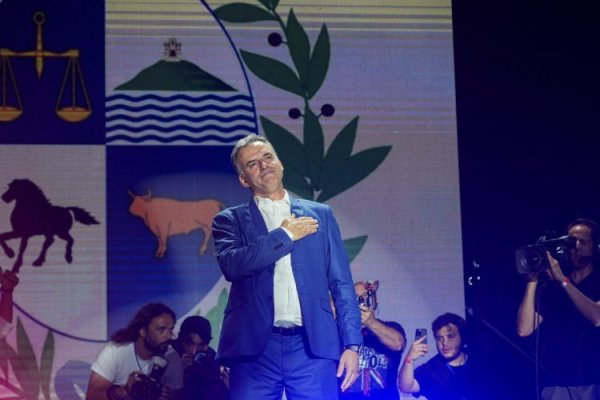 Gobiernos de América Latina felicitan a Yamandú Orsi por su triunfo en Uruguay