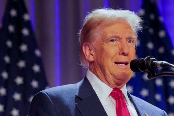Sheinbaum analiza responder con aranceles a EEUU y asegura a Trump que impuestos no detendrán fenómeno migratorio