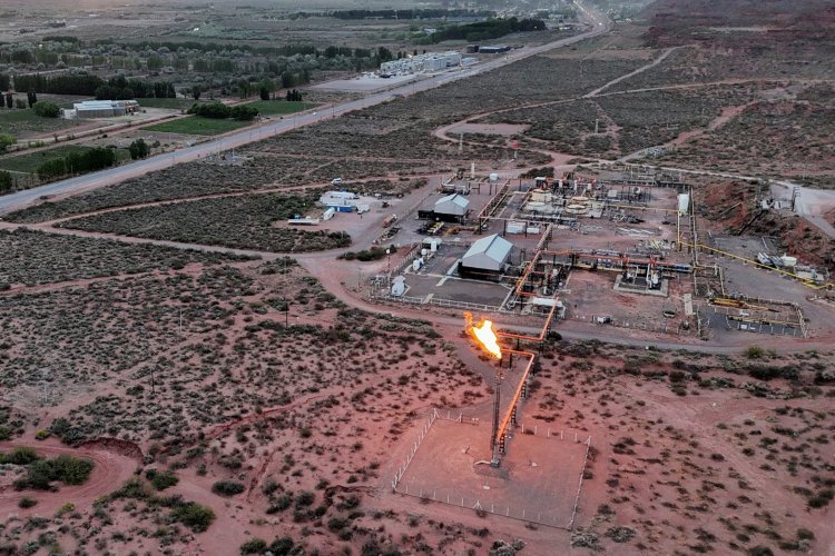 Estatal boliviana YPFB transportará gas desde Vaca Muerta en Argentina a Brasil tras firma de acuerdo