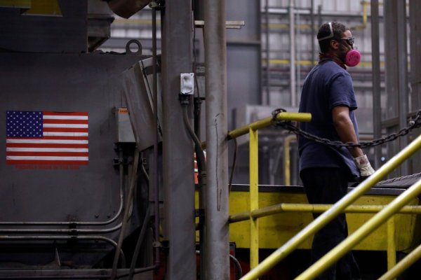 Crecimiento del PIB en EE.UU. cumple expectativas y se mantiene estable