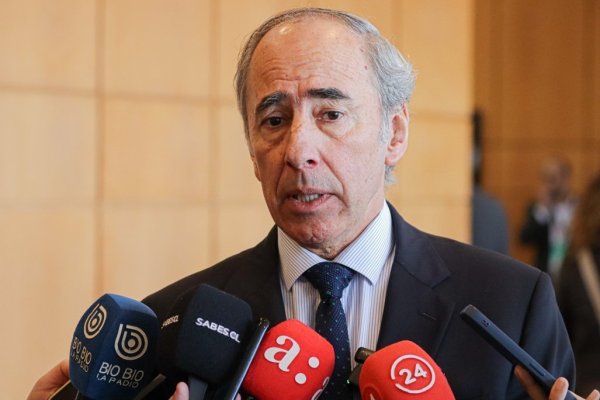 Gobierno y sector empresarial estrechan lazos para combatir la permisología