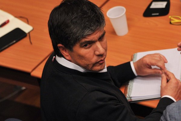 Quiebre en la defensa de Monsalve: La trama de un fallido triunvirato