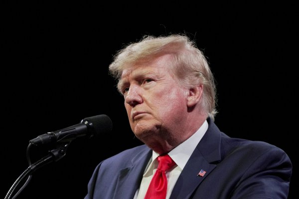 <p>Trump advierte a los países BRICS contra la sustitución del dólar estadounidense</p>