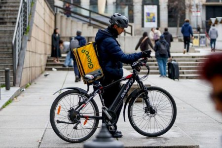 <p>Matriz de PedidosYa considerará a los repartidores de Glovo que trabajan en España como empleados</p>