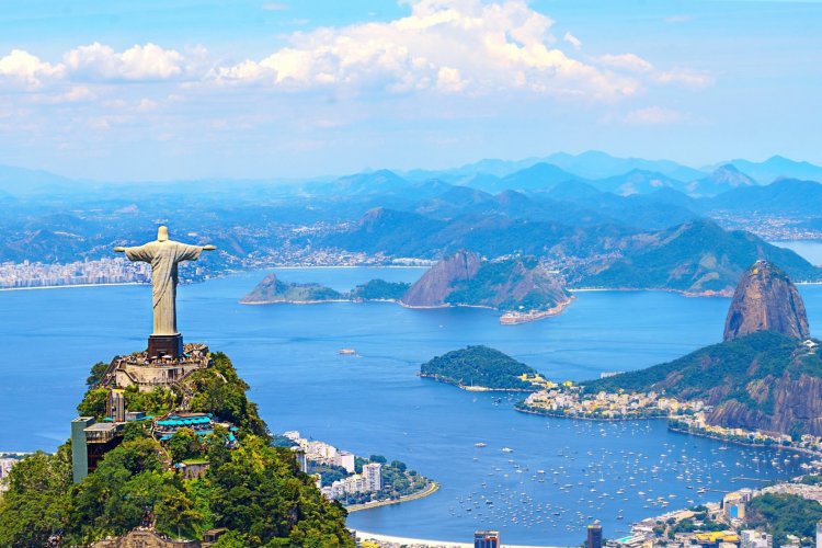 <p>La vida en Argentina se encarece y los residentes miran hacia afuera: aumentan las frecuencias aéreas a Brasil para la temporada de verano</p>