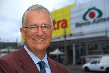 <p>Mexicano Ricardo Salinas, dueño de TV Azteca, sale del podio de los más ricos del mundo: ¿qué pasó con Elektra y a quiénes responsabiliza?</p>