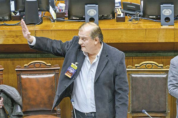 Presidente de TVN alerta que canal estatal requiere financiamiento de largo plazo y crédito de $24.000 millones da respiro sólo hasta 2026