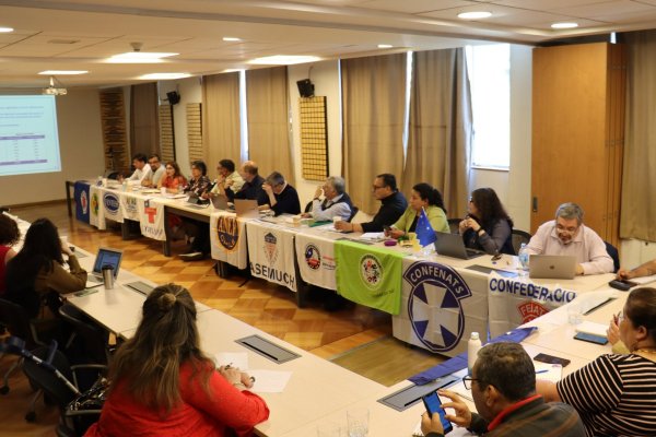 <p>Reajuste del sector público: funcionarios y Gobierno llegan a un acuerdo por alza salarial</p>