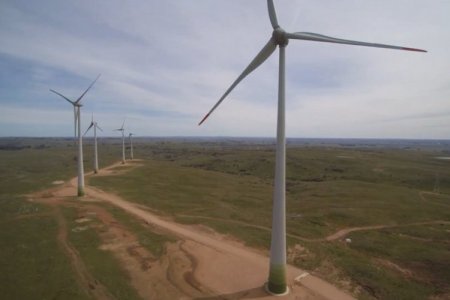 <p>Pluspetrol, la argentina que compró los activos de ExxonMobil en Vaca Muerta, entró a las renovables en Uruguay</p>