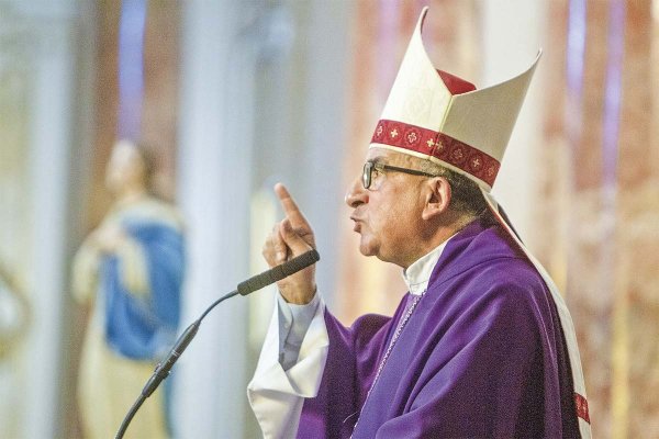 Monseñor Chomali está en Roma: será creado Cardenal ¿y definirá también al nuevo rector UC?