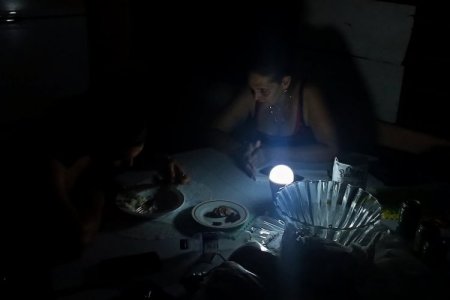 <p>Colombia recibirá casi US$ 100 millones por venta de energía a Ecuador en diciembre</p>