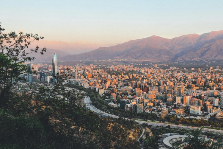 <p>Chile le arrebata el segundo lugar a México en ranking de fusiones y adquisiciones de América Latina</p>
