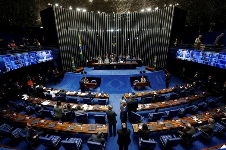 <p>Senado de Brasil aprueba texto básico del proyecto que regula la reforma tributaria</p>