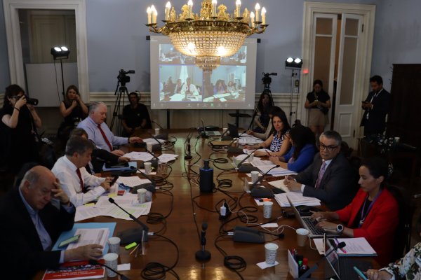 Reajuste del sector público: comisión de Hacienda del Senado avanza en su aprobación
