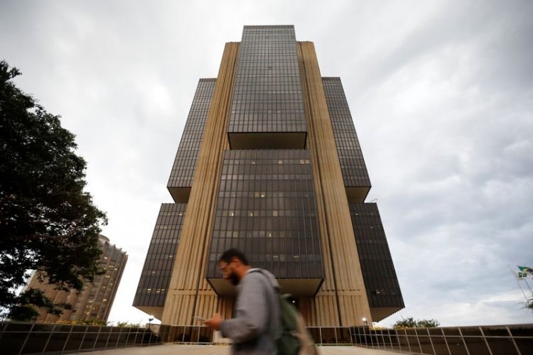 <p>Banco Central de Brasil eleva la previsión del PIB y ve inflación por encima del objetivo hasta 2026</p>