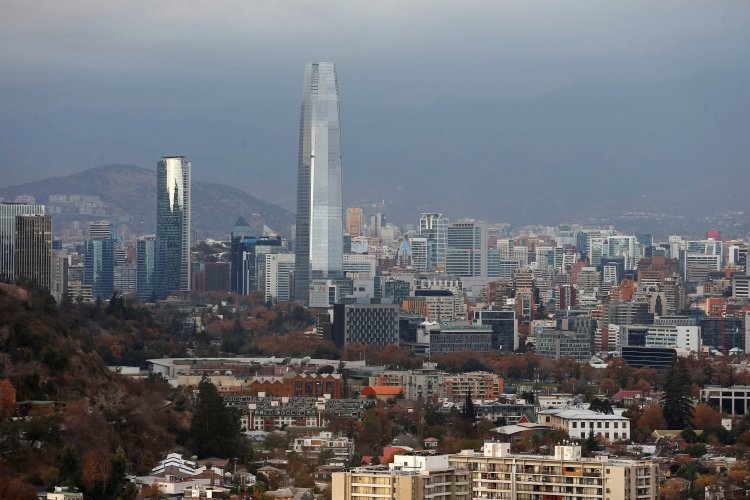 <p>Latinobarómetro: Chile y Bolivia son los países más pesimistas en economía y democracia; República Dominicana y Panamá lideran en optimismo</p>