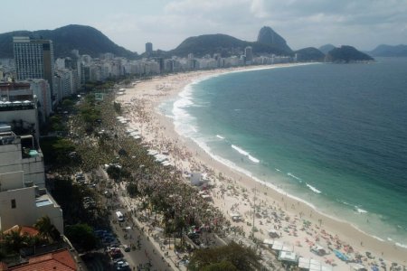 Vacaciones en Brasil y viajes de compras a Chile y Miami: el regalo de las políticas de Milei