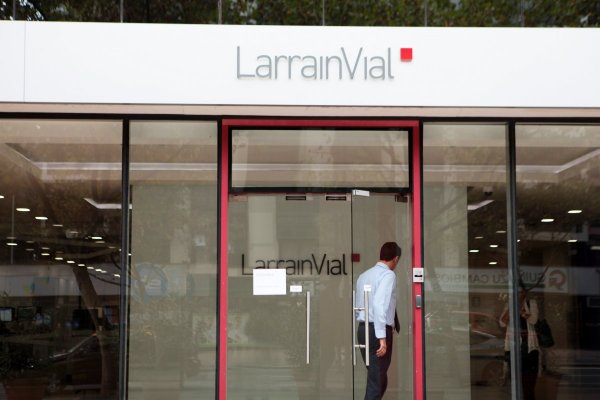 La bomba que cayó al interior de LarrainVial