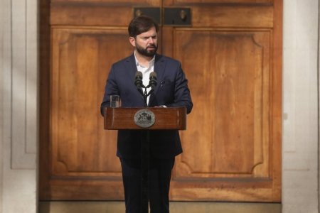 Presidente Boric se reúne con canciller por tensión con Argentina y se reconoce “error” en sobrevuelo de nave chilena por territorio trasandino