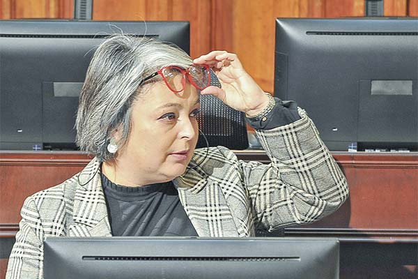 Jara insiste en separar industria de AFP y adelanta que en este tema no habría acuerdo con la oposición