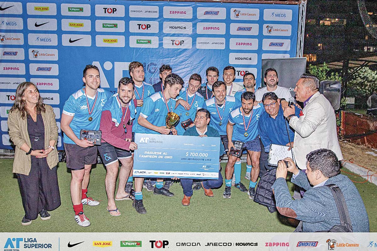 <p>Abogados en modo fútbol: ¿cuál estudio se alzó con la Copa Clausura?</p>