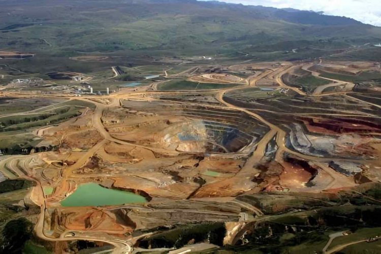 <p>Minera Buenaventura se adjudica proyecto El Algarrobo en Perú por más de US$ 2.700 millones</p>