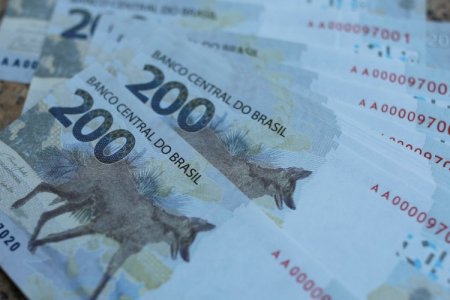 El ministro de Hacienda de Brasil descarta subir los impuestos para frenar la fuga de dólares