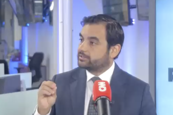 <p>CNN Chile radio</p>
