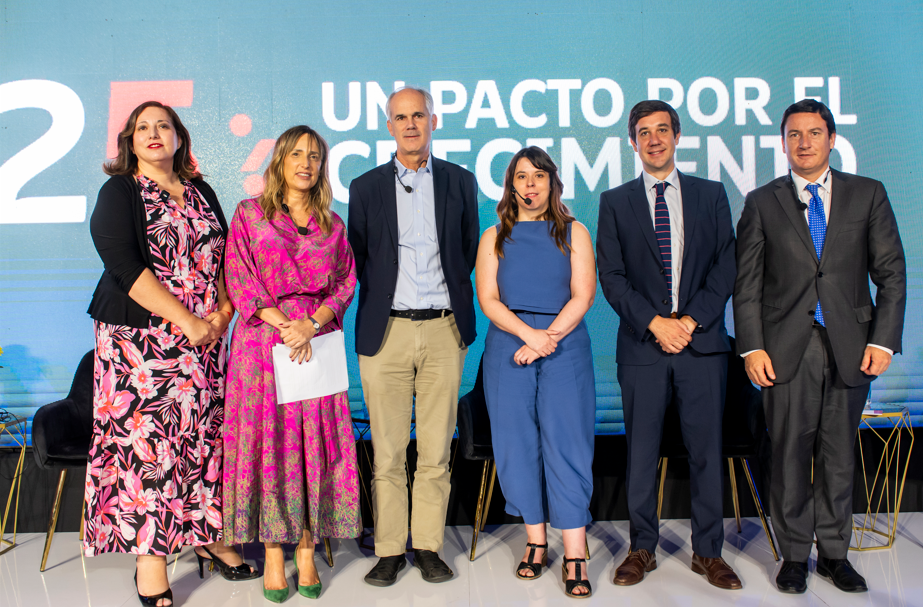 Partidos políticos y empresarios unidos por el crecimiento económico