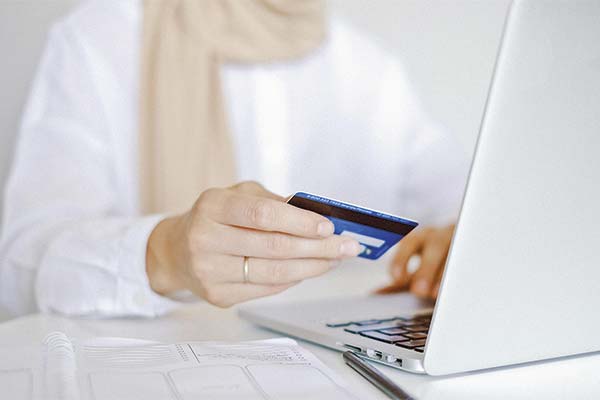 Medios de pago: Transacciones bancarias en Chile suben 7,8% en doce meses y alcanzan los US$ 195 mil millones