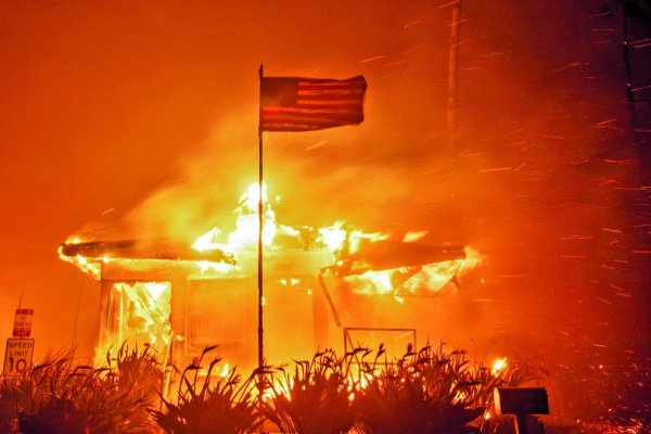 Los barrios emblemáticos de Los Ángeles reducidos a cenizas
