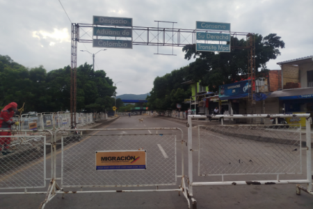Colombia reitera que no avala resultados en Venezuela y Maduro cierra la frontera entre ambos países