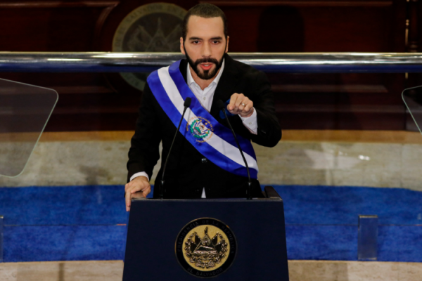 Cómo El Salvador se convirtió en un modelo para la extrema derecha del mundo