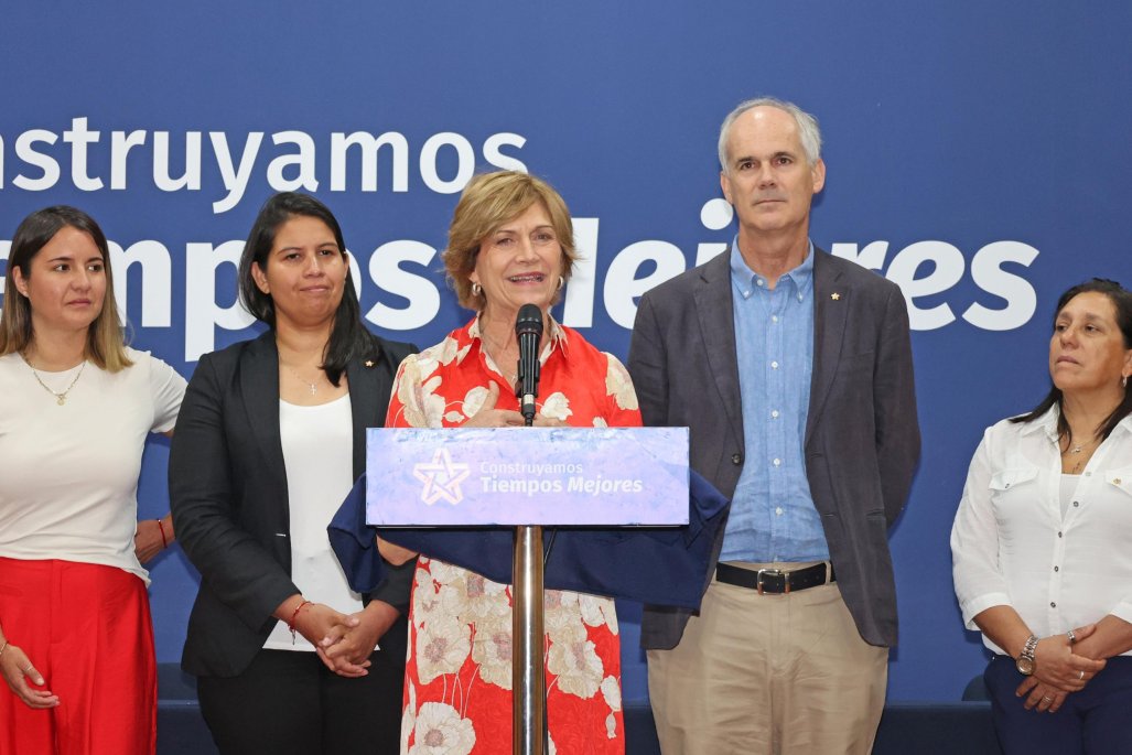 Evelyn Matthei advierte sobre el peligro del aumento de la deuda pública