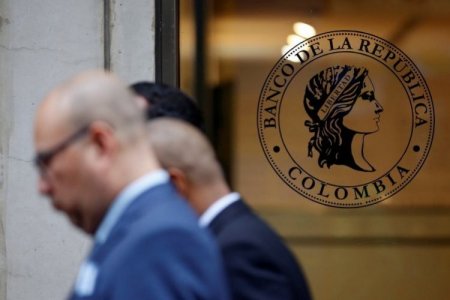 Presidente de Colombia nombra dos codirectores del Banco Central